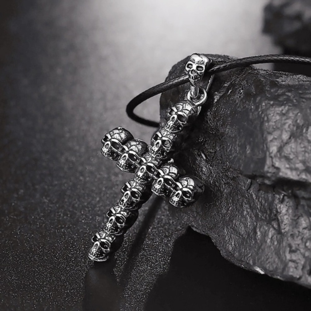 Men’s skull cross necklace